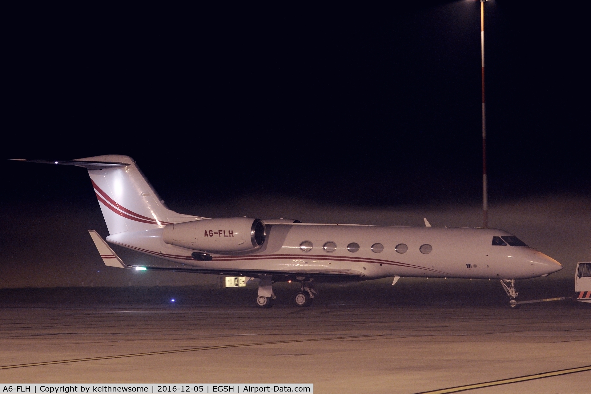 A6-FLH, 2009 Gulfstream Aerospace GIV-X (G450) C/N 4155, Very misty evening arrival.