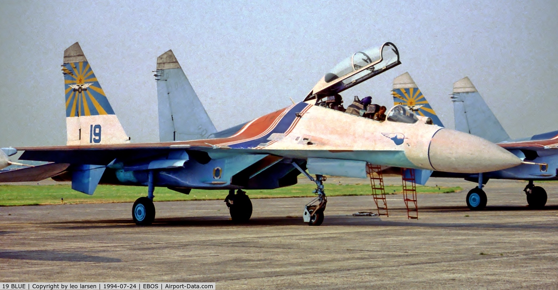 19 BLUE, Sukhoi Su-27UB C/N 1040807, Ostende Air Show 24.7.94