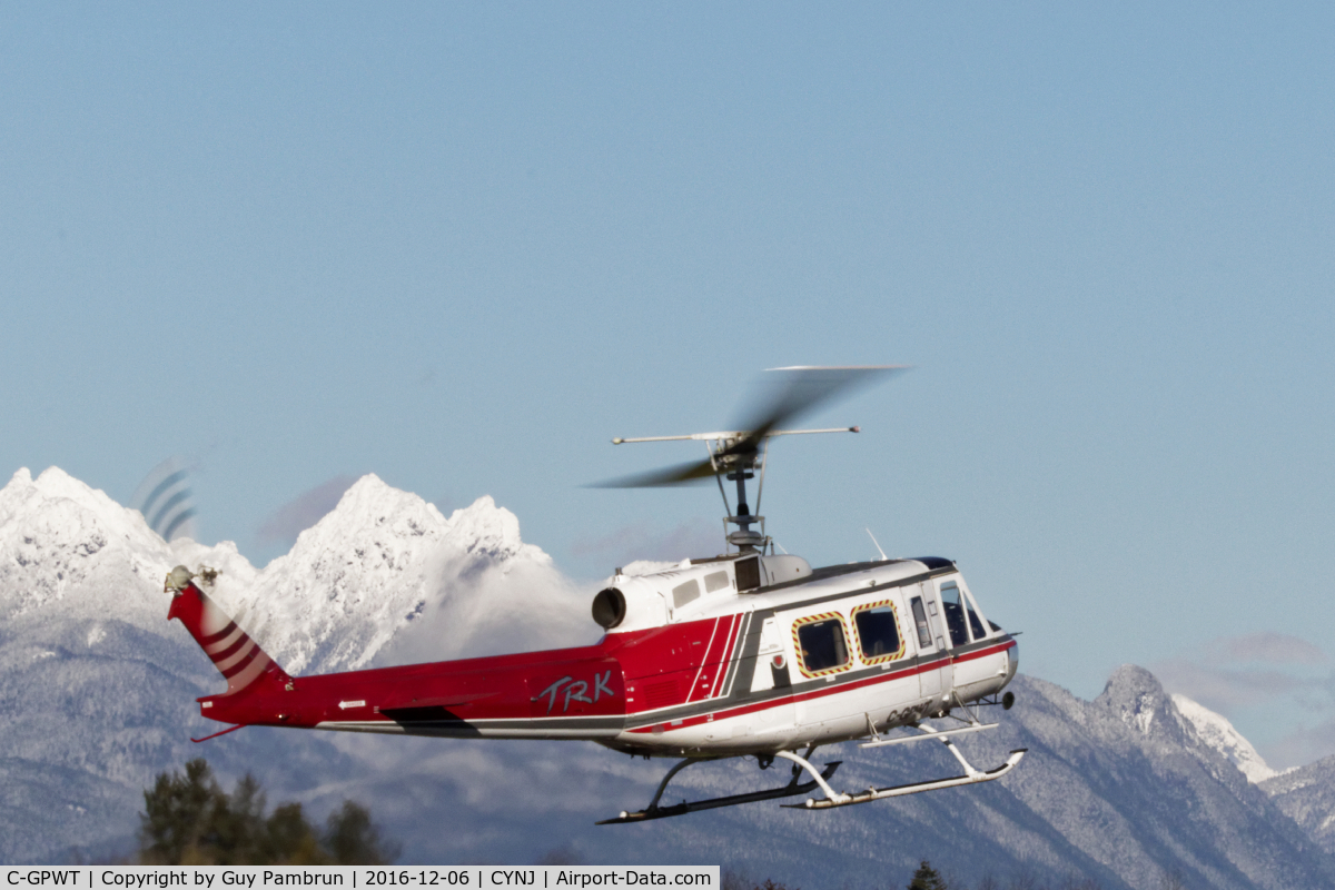 C-GPWT, 1976 Bell 205A-1 C/N 30231, Departing