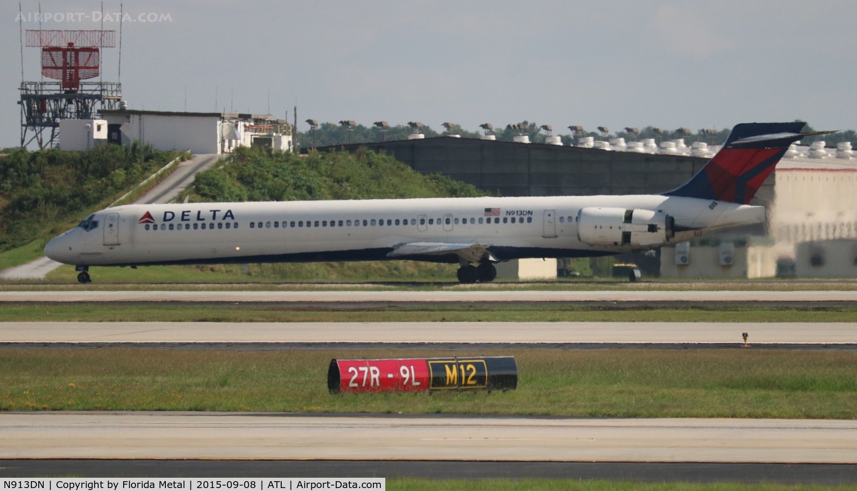 N913DN, 1996 McDonnell Douglas MD-90-30 C/N 53393, Delta