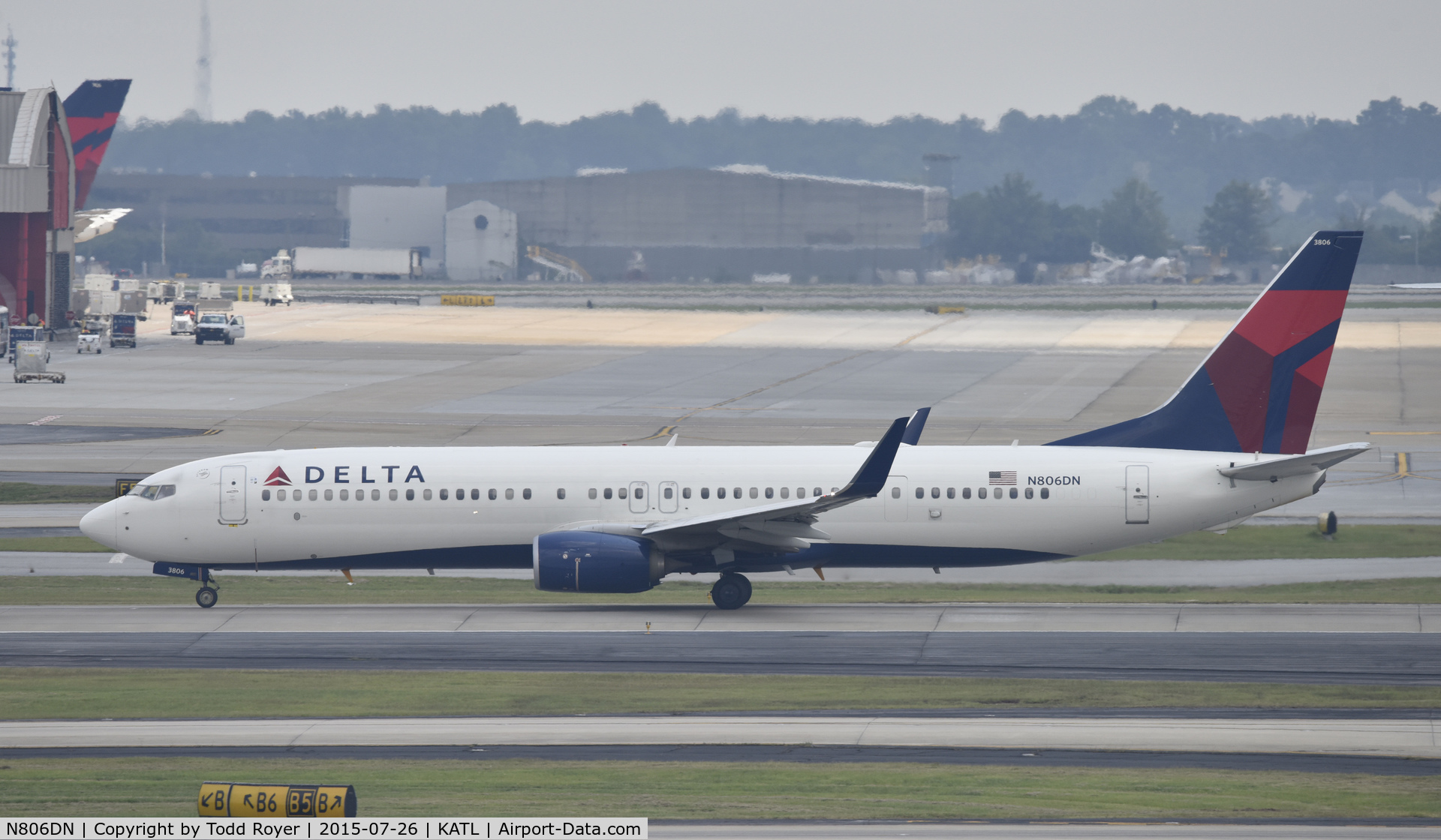 N806DN, 2013 Boeing 737-932/ER C/N 31914, Departing Atlanta