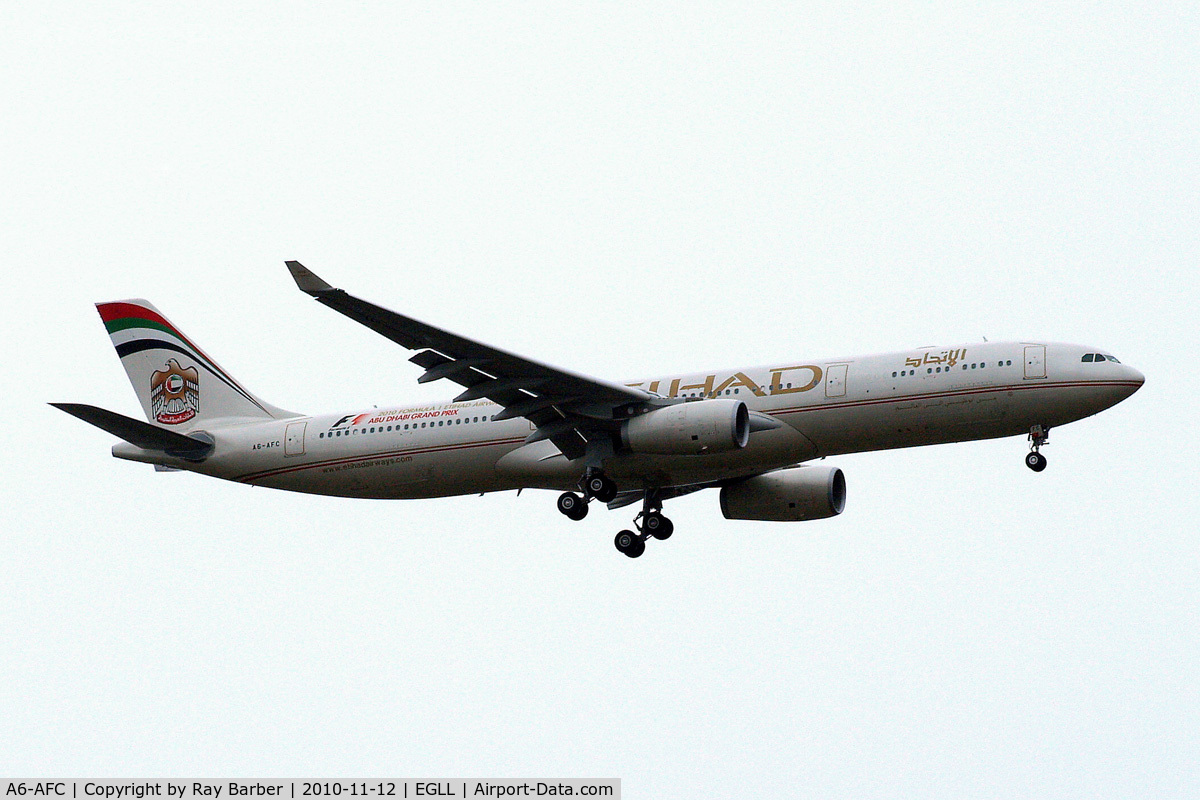 A6-AFC, 2010 Airbus A330-343X C/N 1167, Airbus A330-343E [1167] (Etihad Airways) Home~G 12/11/2010. On approach 27L.