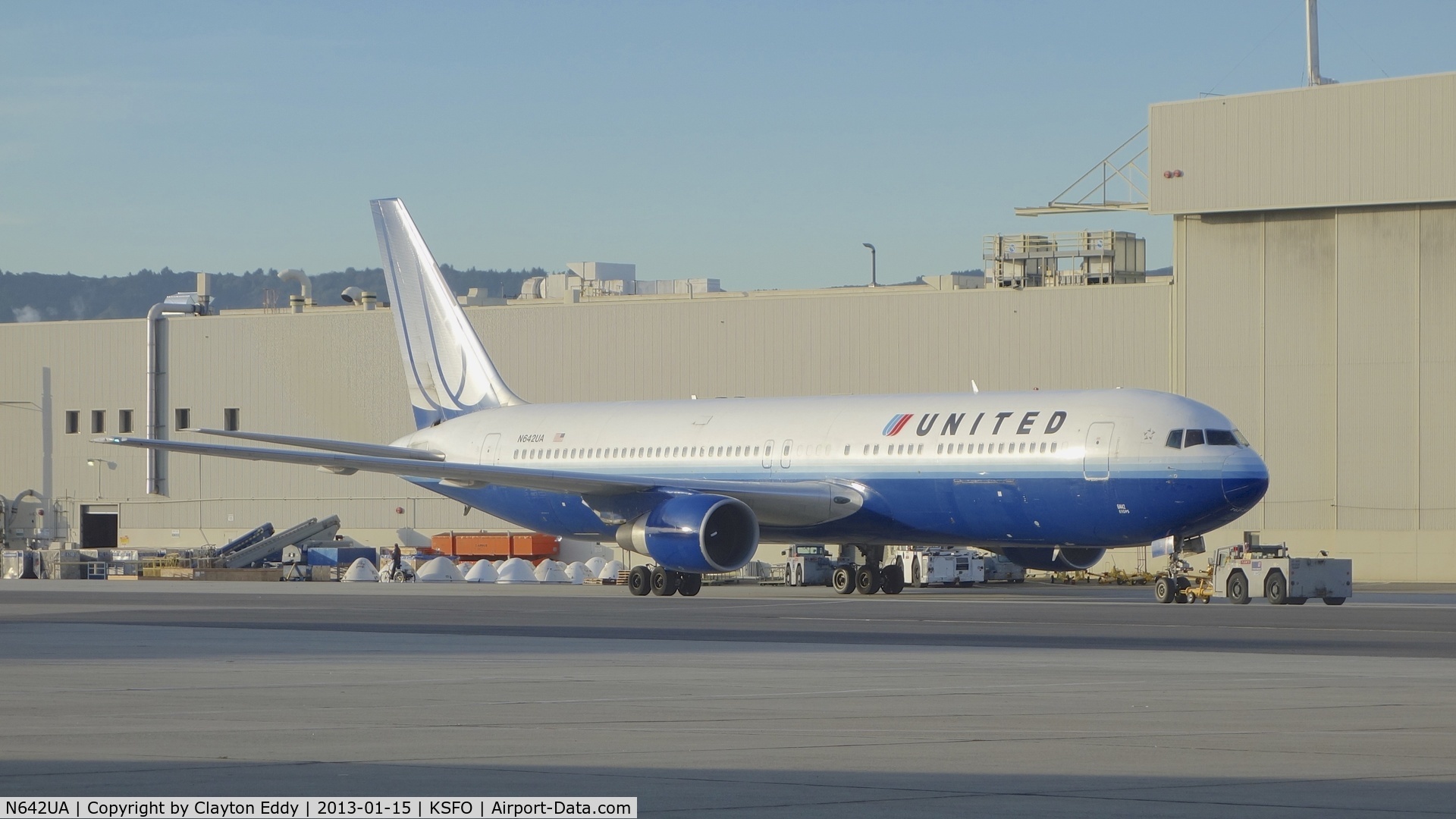 N642UA, 1991 Boeing 767-322 C/N 25092, SFO 2015