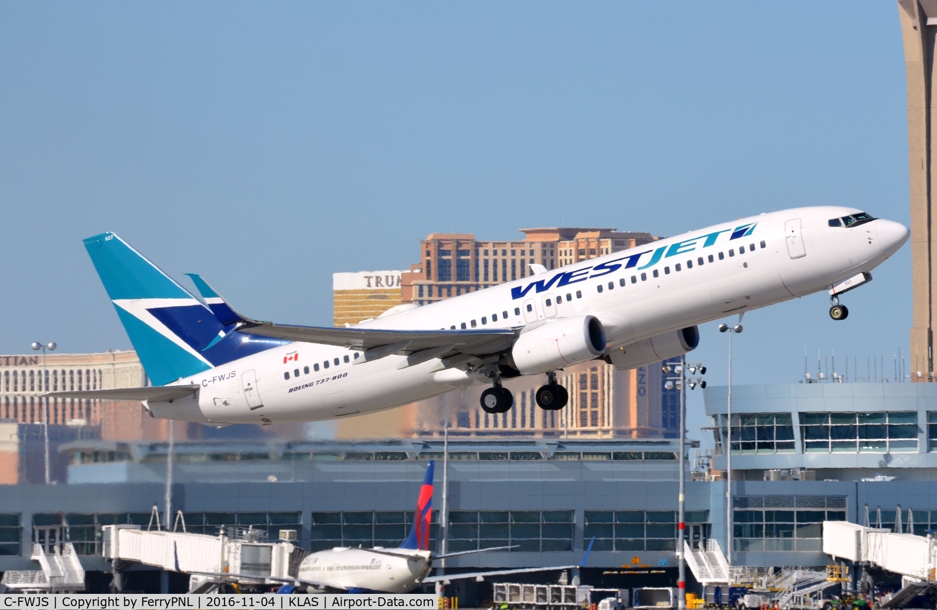 C-FWJS, 2014 Boeing 737-8CT C/N 39076, Westjet B738 departing.