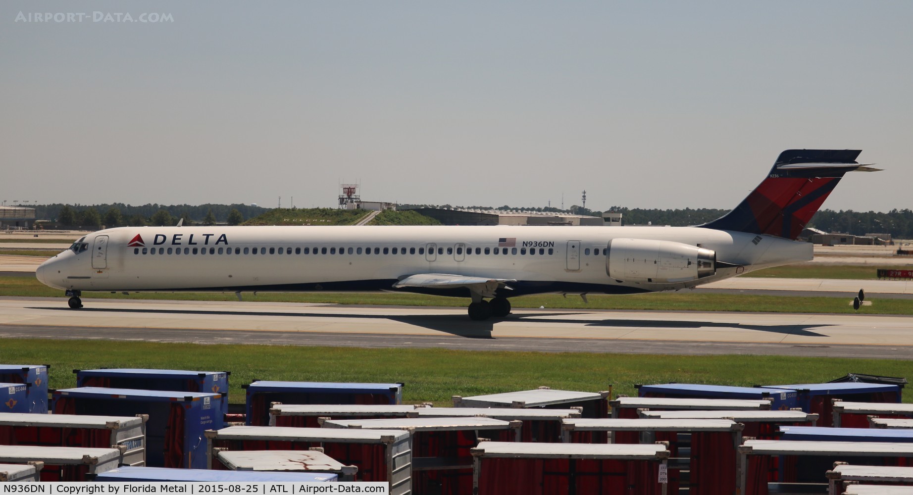 N936DN, 1996 McDonnell Douglas MD-90-30 C/N 53461, Delta