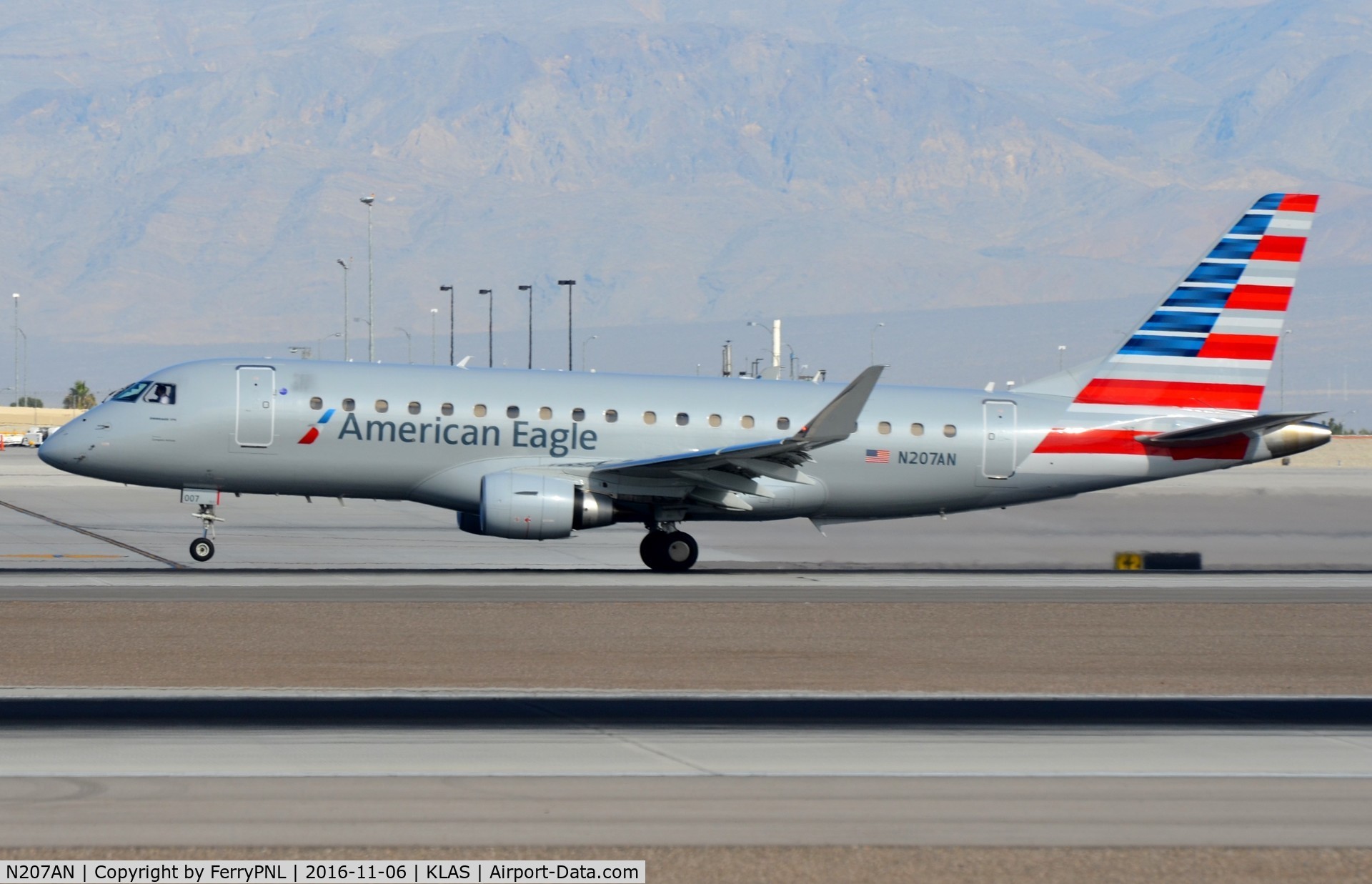 N207AN, 2015 Embraer 175LR (ERJ-170-200LR) C/N 17000490, American Eagle ERJ175