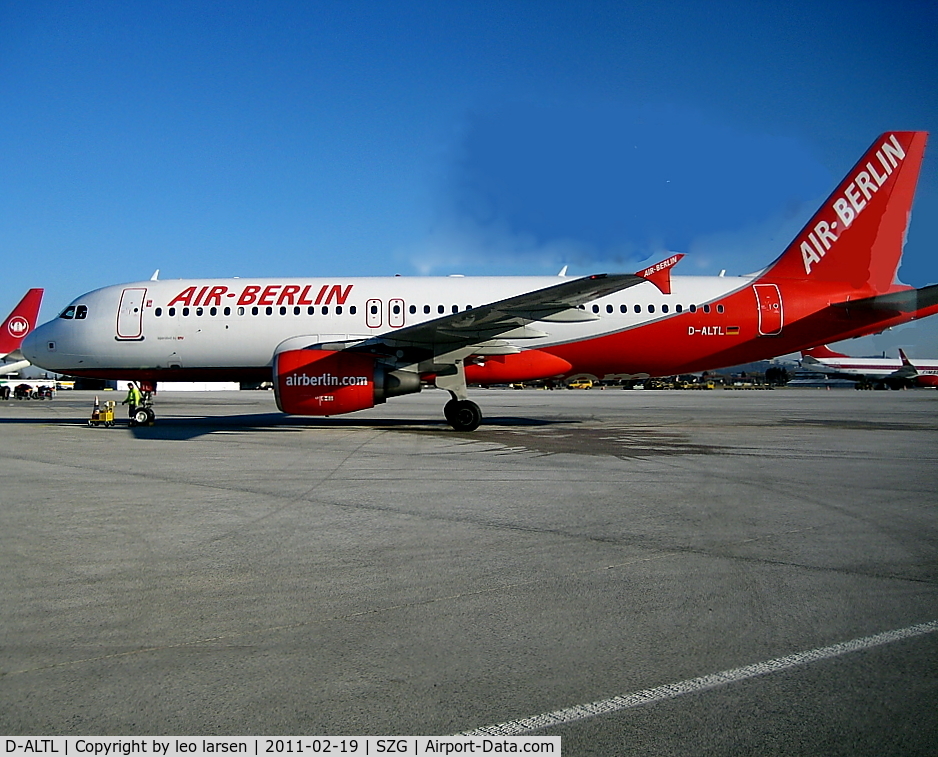 D-ALTL, 2003 Airbus A320-214 C/N 2009, SZG Salzburg 19.2.11