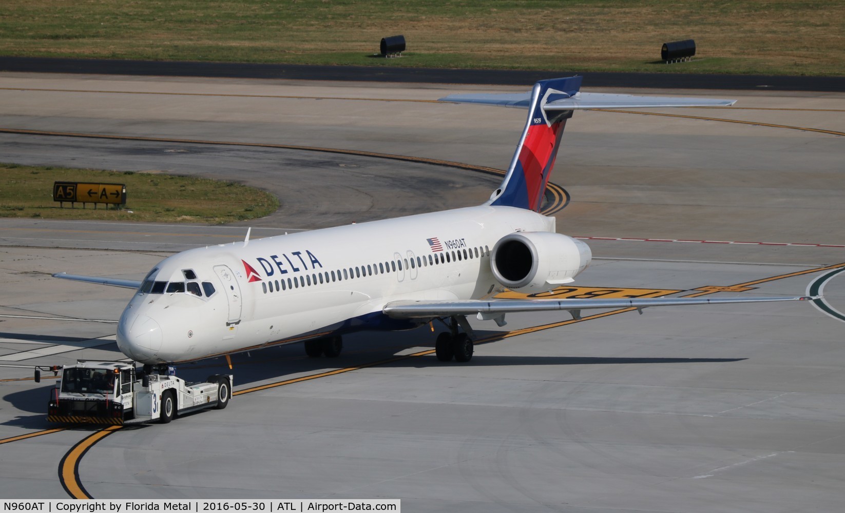 N960AT, 2001 Boeing 717-200 C/N 55022, Delta