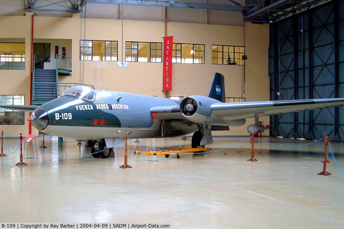 B-109, 1954 English Electric Canberra B.62 C/N SH1632, English Electric Canberra B.62 [SH1632] (Museo Nacional de Aeronautica (Argentina)) Buenos Aires-Moron~LV 09/04/2004