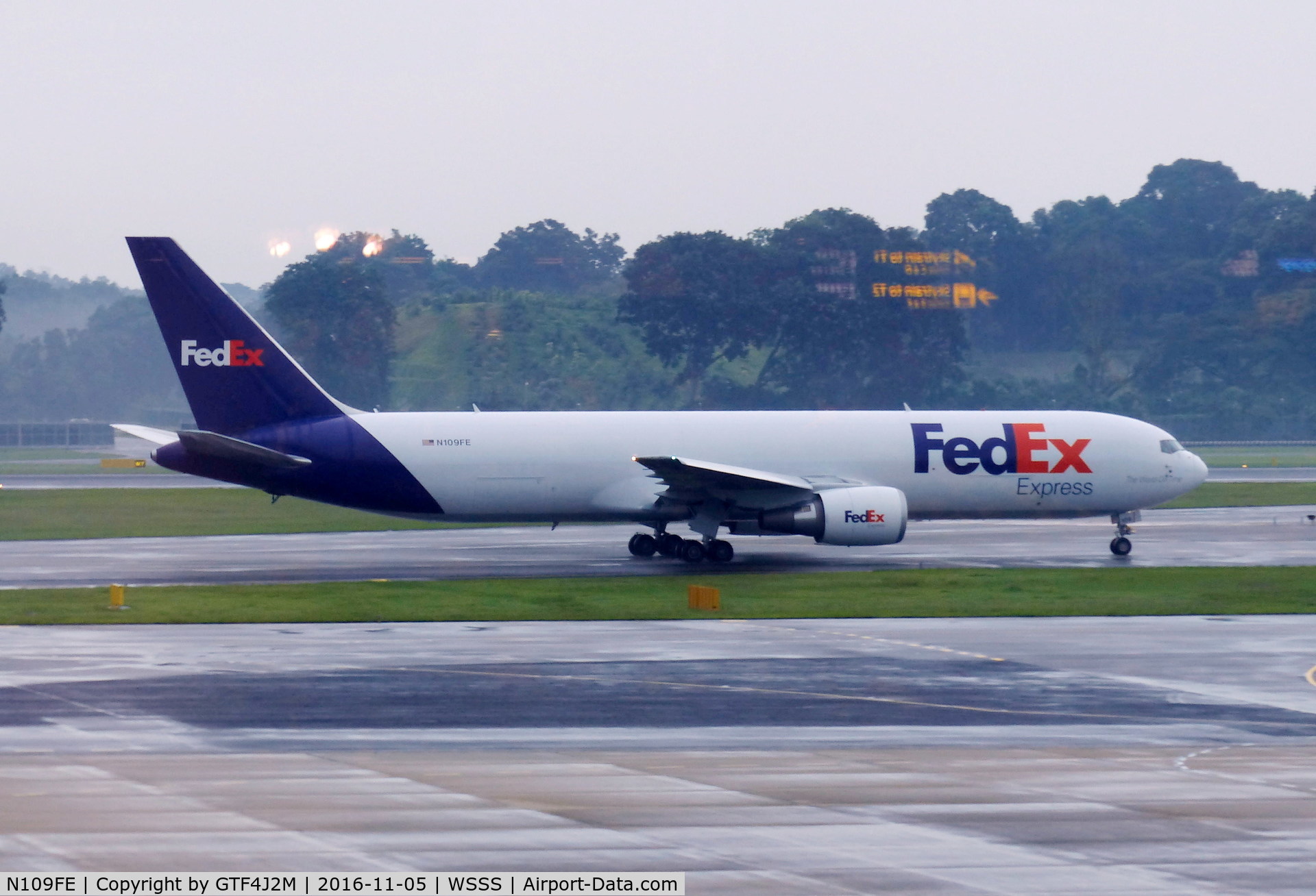 N109FE, 2014 Boeing 767-3S2F/ER C/N 42710, N109FE  Federal Express  at Singapore 5.11.16