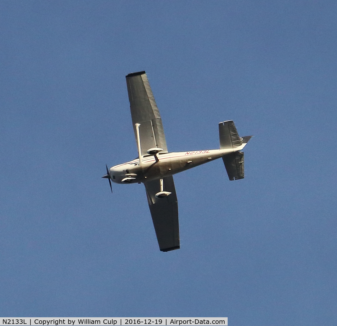 N2133L, 2003 Cessna 182T Skylane C/N 18281287, It was flying over Peace Valley Park, Bucks County Pa.