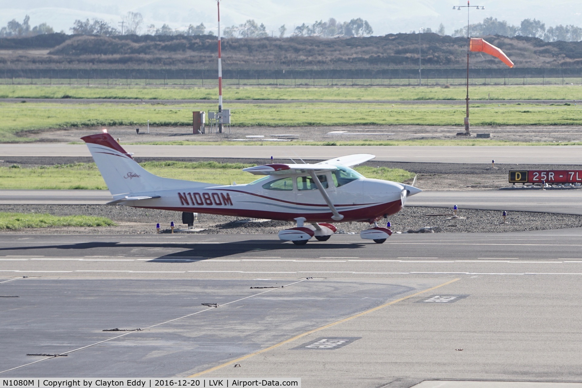 N1080M, Cessna 182Q Skylane C/N 18266034, Livermore Airport California 2016