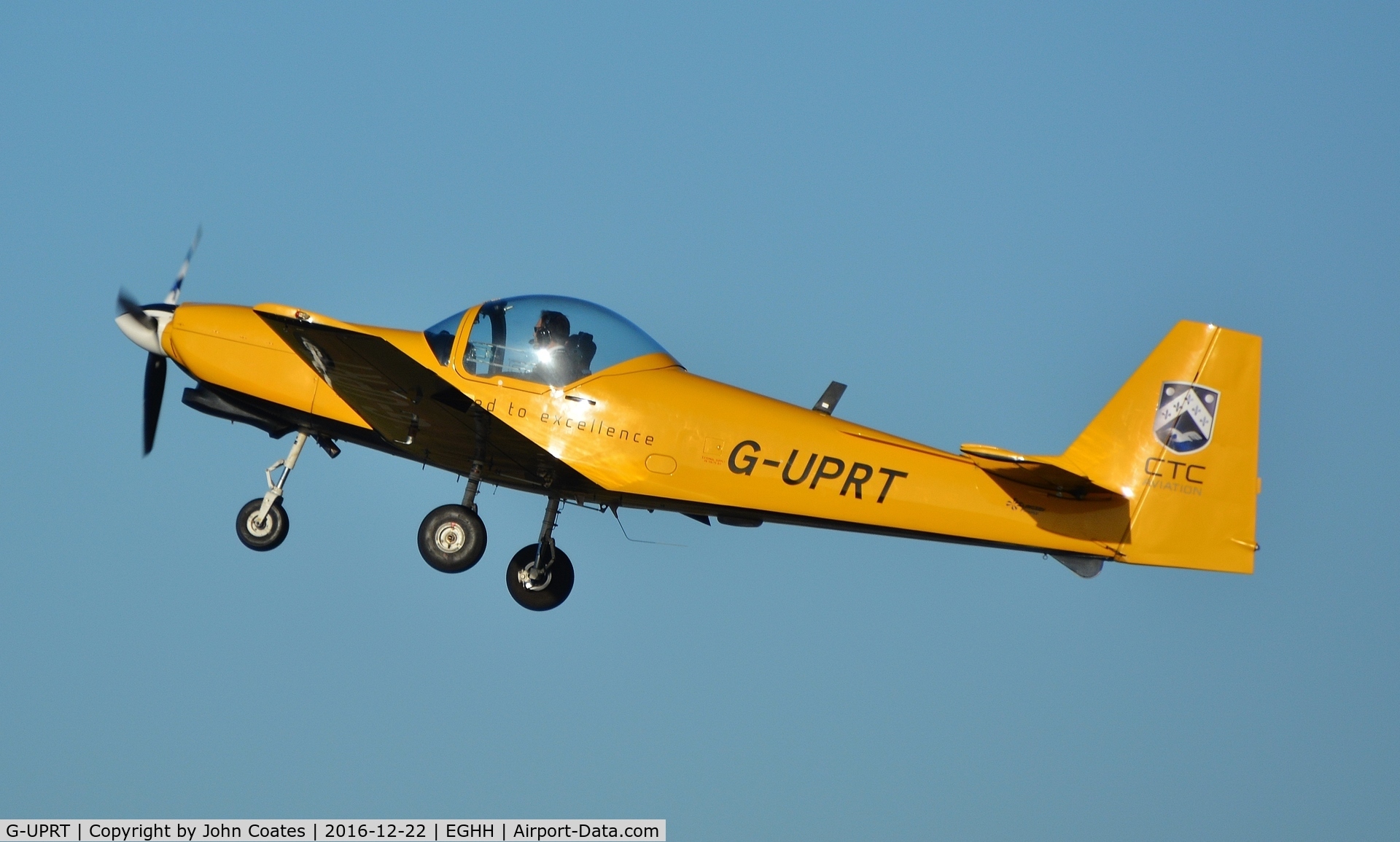 G-UPRT, 1997 Slingsby T-67M-260 Firefly C/N 2255, Climbing from 26