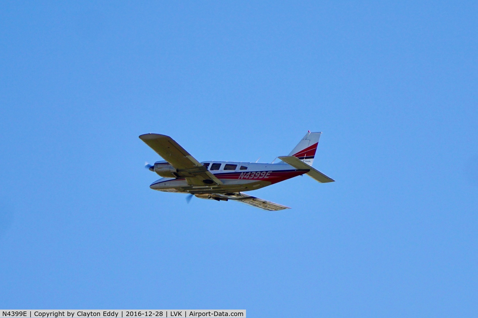 N4399E, 1974 Piper PA-34-200 C/N 34-7450179, Departing runway 7L LVK 2016.