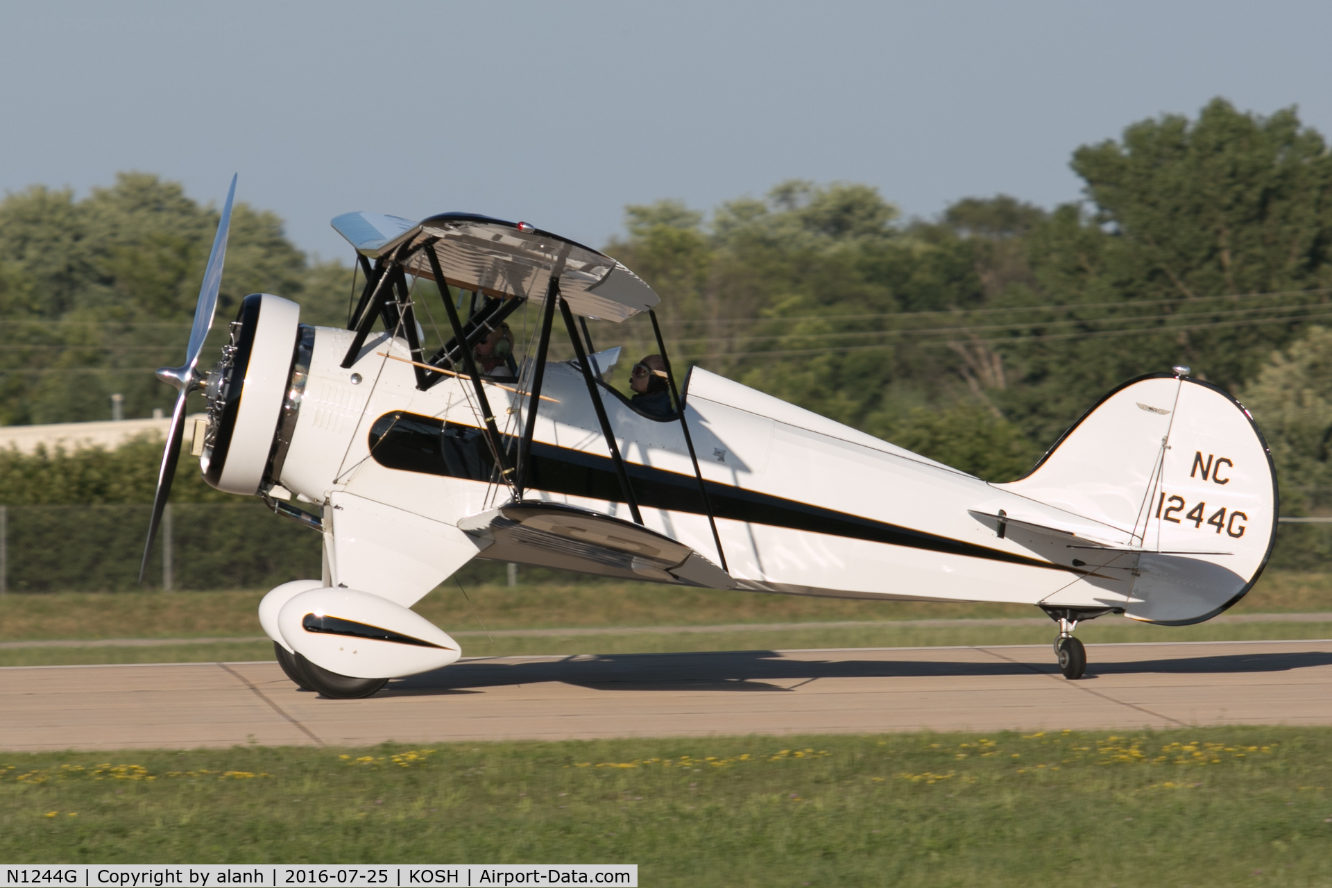 N1244G, 1932 Waco UBF C/N 3607, Evening arrival at AirVenture 2016