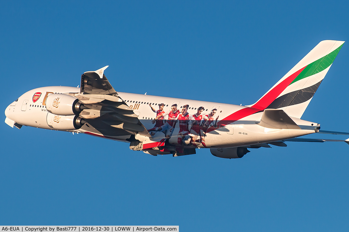 A6-EUA, 2016 Airbus A380-861 C/N 211, With new Arsenal Sticker