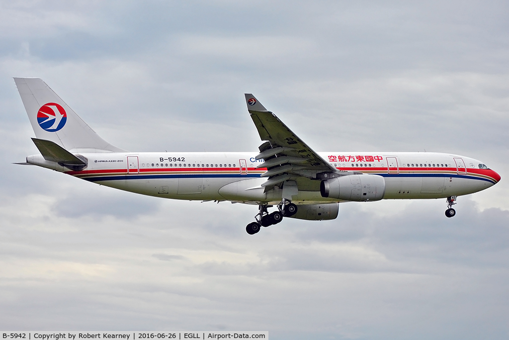 B-5942, 2013 Airbus A330-243 C/N 1500, Arriving 27R