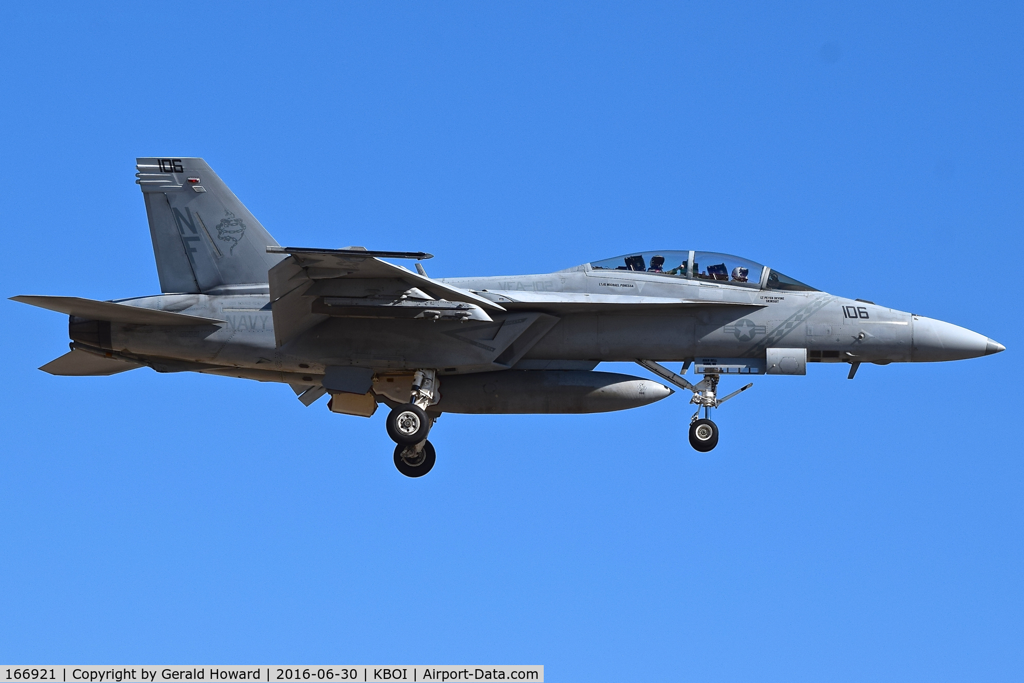 166921, Boeing F/A-18F Super Hornet C/N F229, VAF-102 “Diamondbacks”  NAF Atsugi, Japan. (CVW-5  USS Ronald Reagan) landing on RWY 10R.