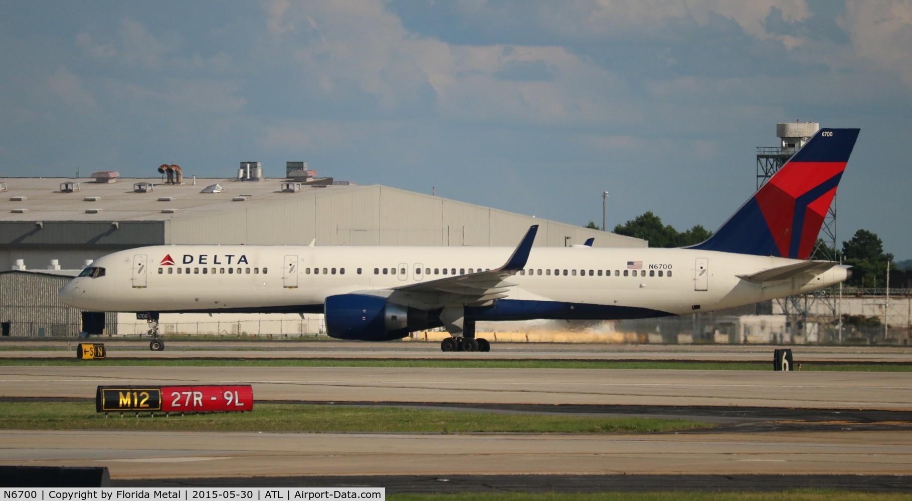 N6700, 1999 Boeing 757-232 C/N 30337, Delta