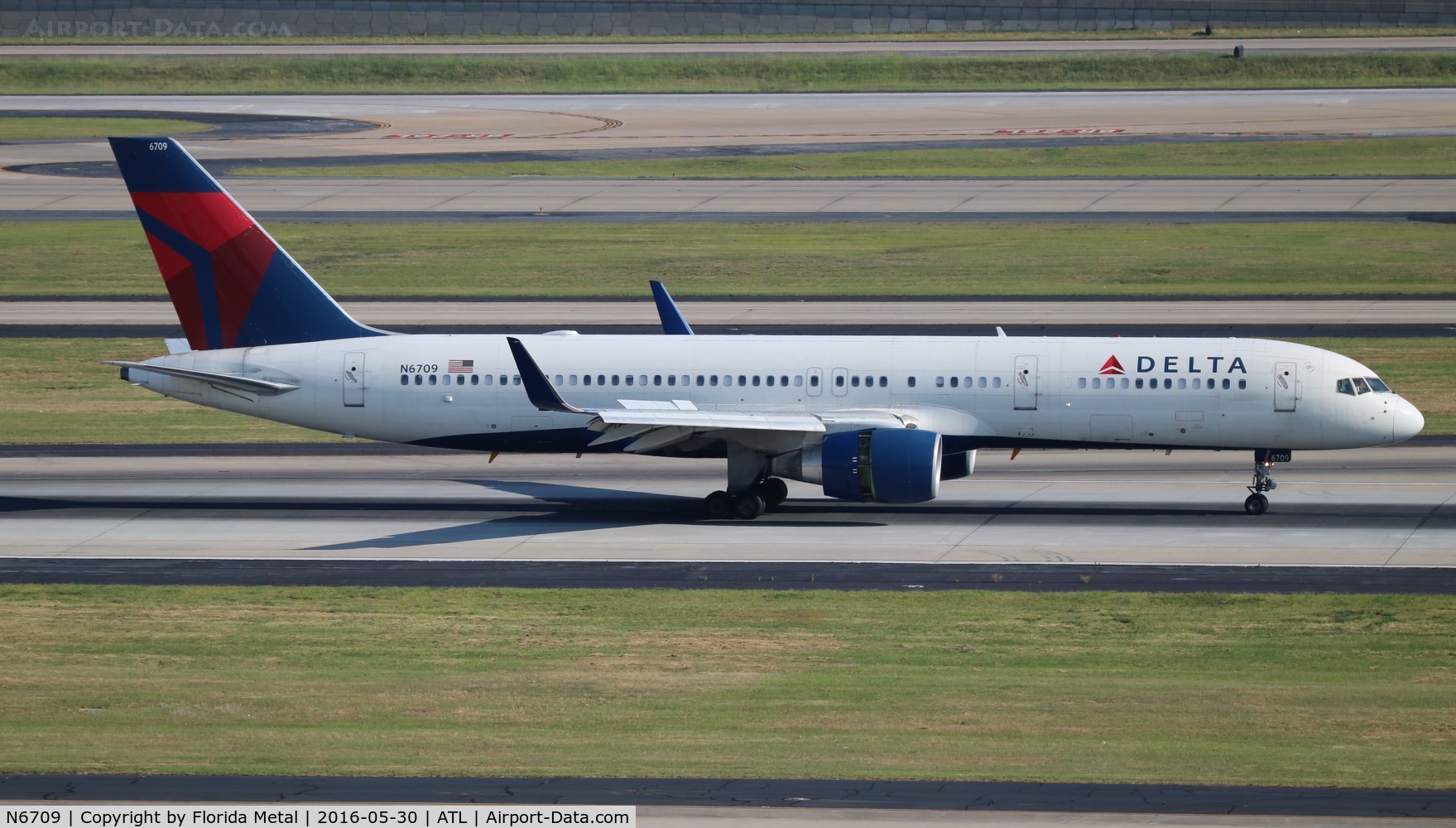N6709, 2000 Boeing 757-232 C/N 30481, Delta