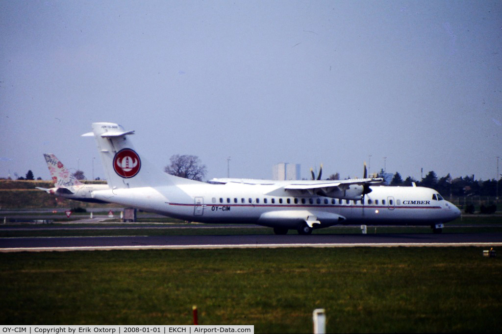 OY-CIM, 1995 ATR 72-212A C/N 468, OY-CIM in CPH APR99