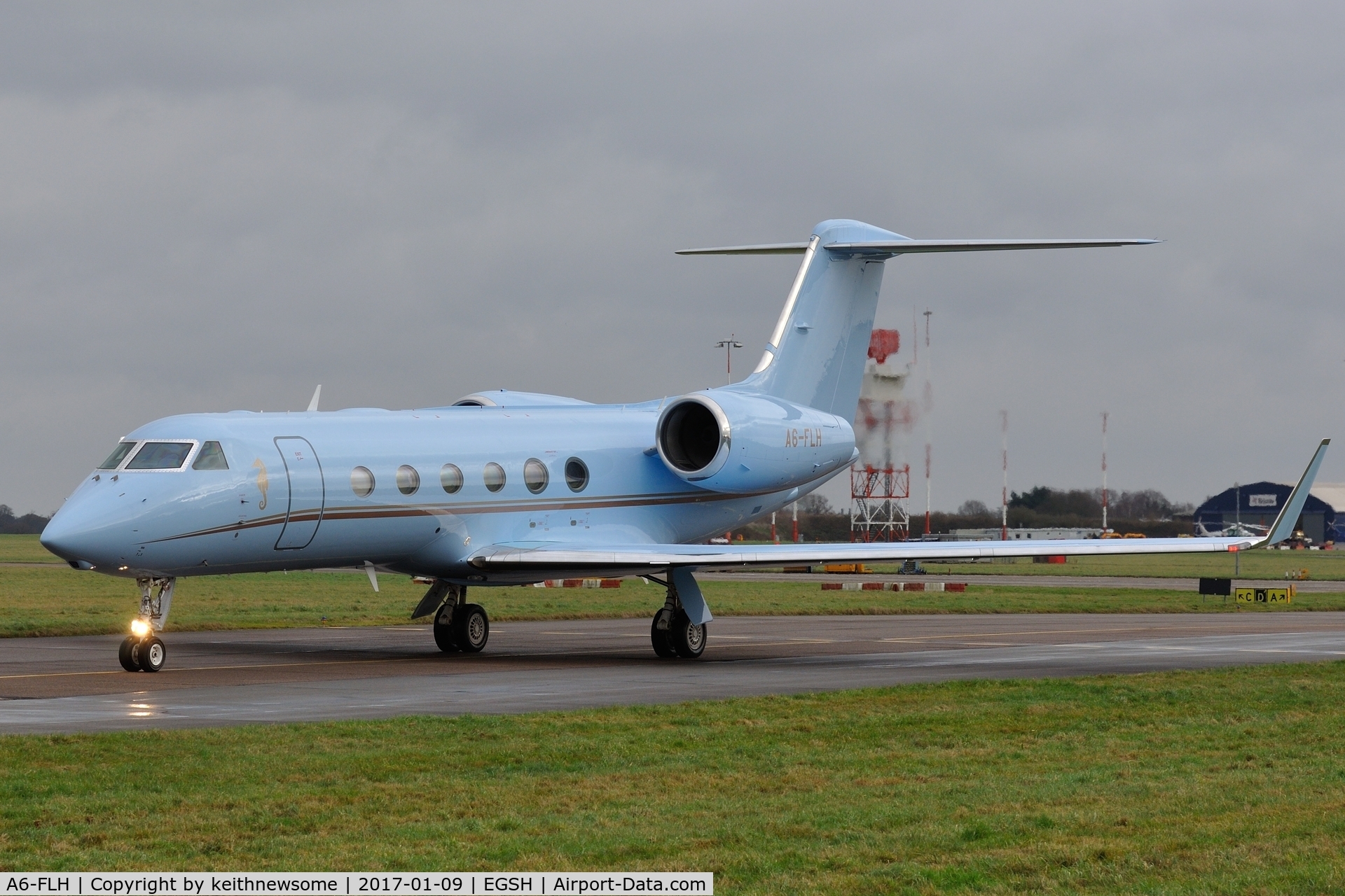 A6-FLH, 2009 Gulfstream Aerospace GIV-X (G450) C/N 4155, Taxying in daylight.