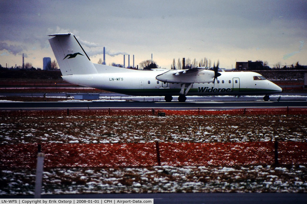 LN-WFS, De Havilland Canada DHC-8-311Q Dash 8 C/N 535, LN-WFS in CPH MAR00