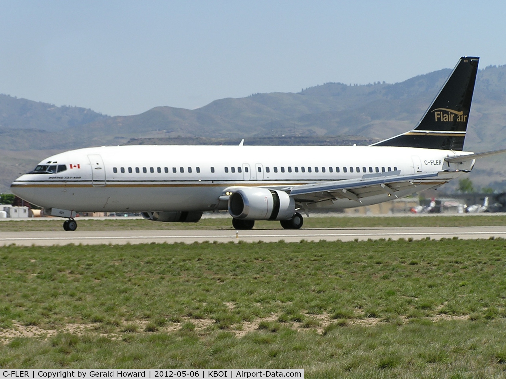 C-FLER, 1990 Boeing 737-46B C/N 24573, Landing roll out on RWY 28L.