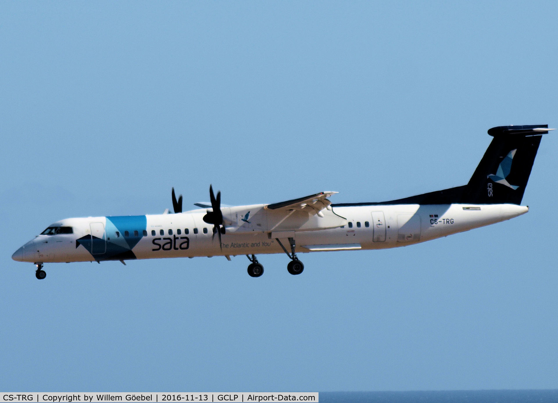 CS-TRG, 2010 Bombardier DHC-8-402 Dash 8 C/N 4298, Landing op Las Palmas Gran Canaria