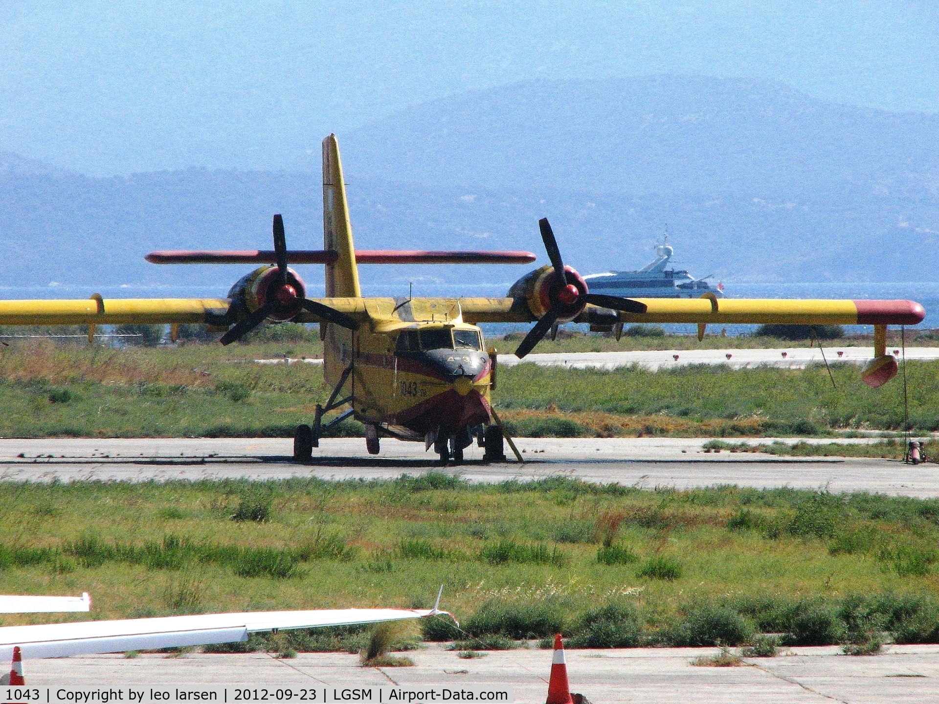 1043, Canadair CL-215-II (CL-215-1A10) C/N 1043, Samos 23.9.2012