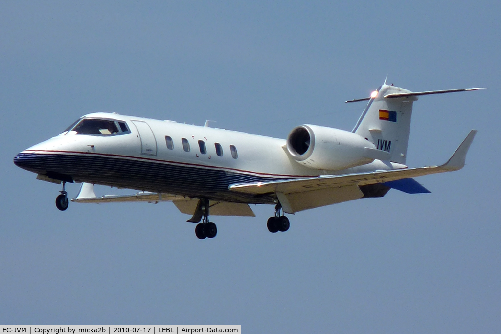 EC-JVM, 1999 Learjet 60 C/N 60-161, Landing