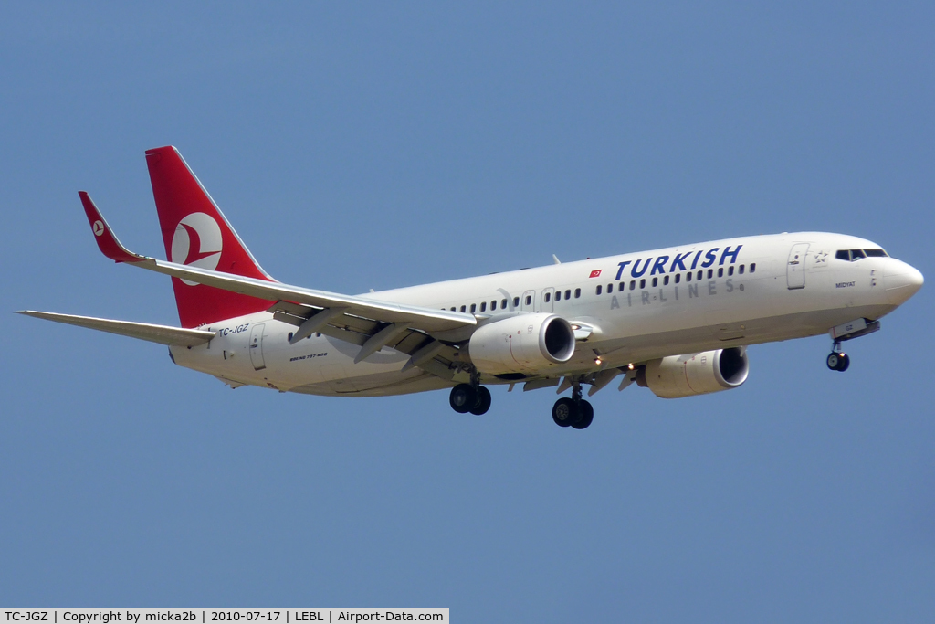 TC-JGZ, 2008 Boeing 737-8F2 C/N 35789, Landing