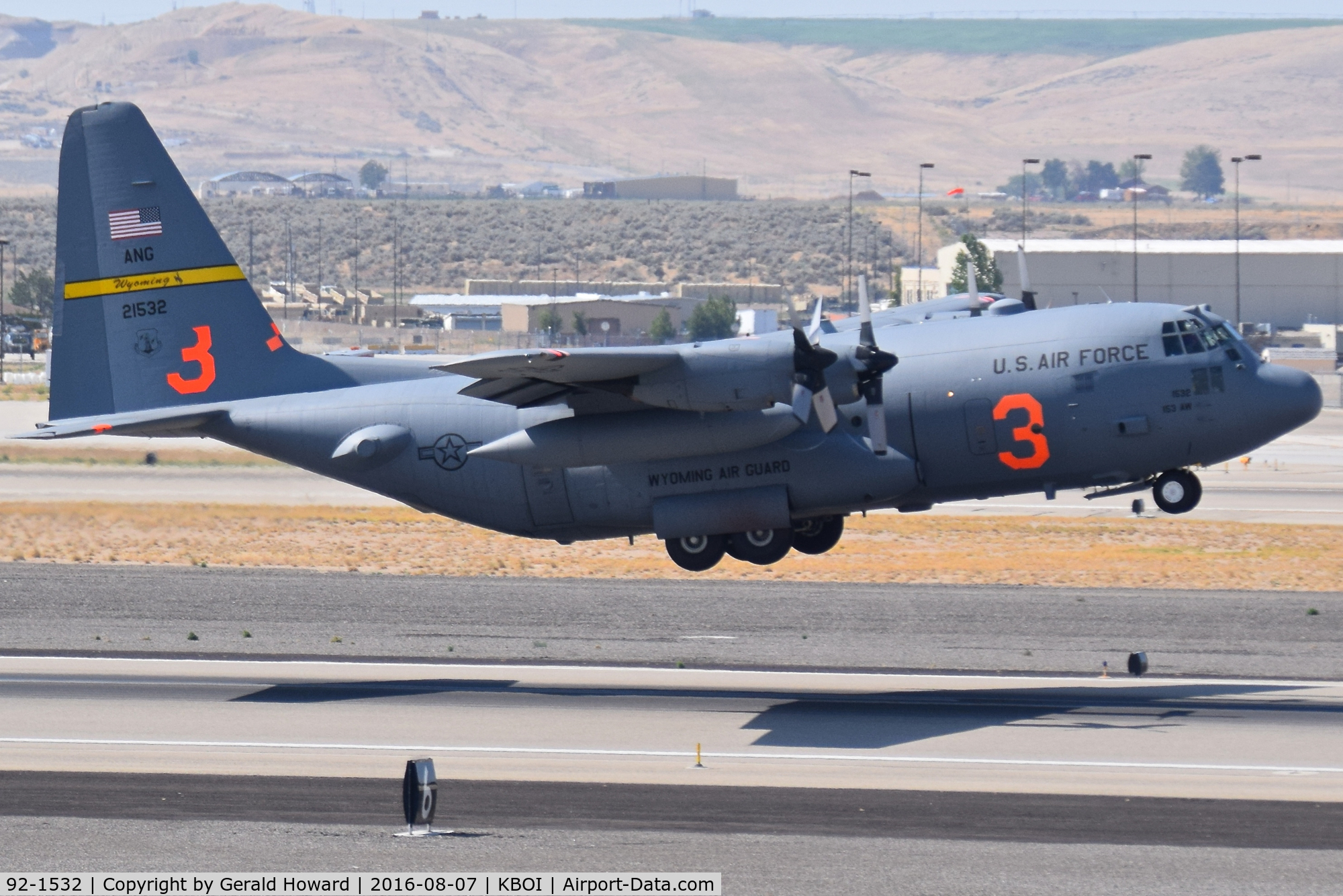 92-1532, 1992 Lockheed C-130H Hercules C/N 382-5328, 153rd Airlift Wing, WY ANG departing RWY 28R.