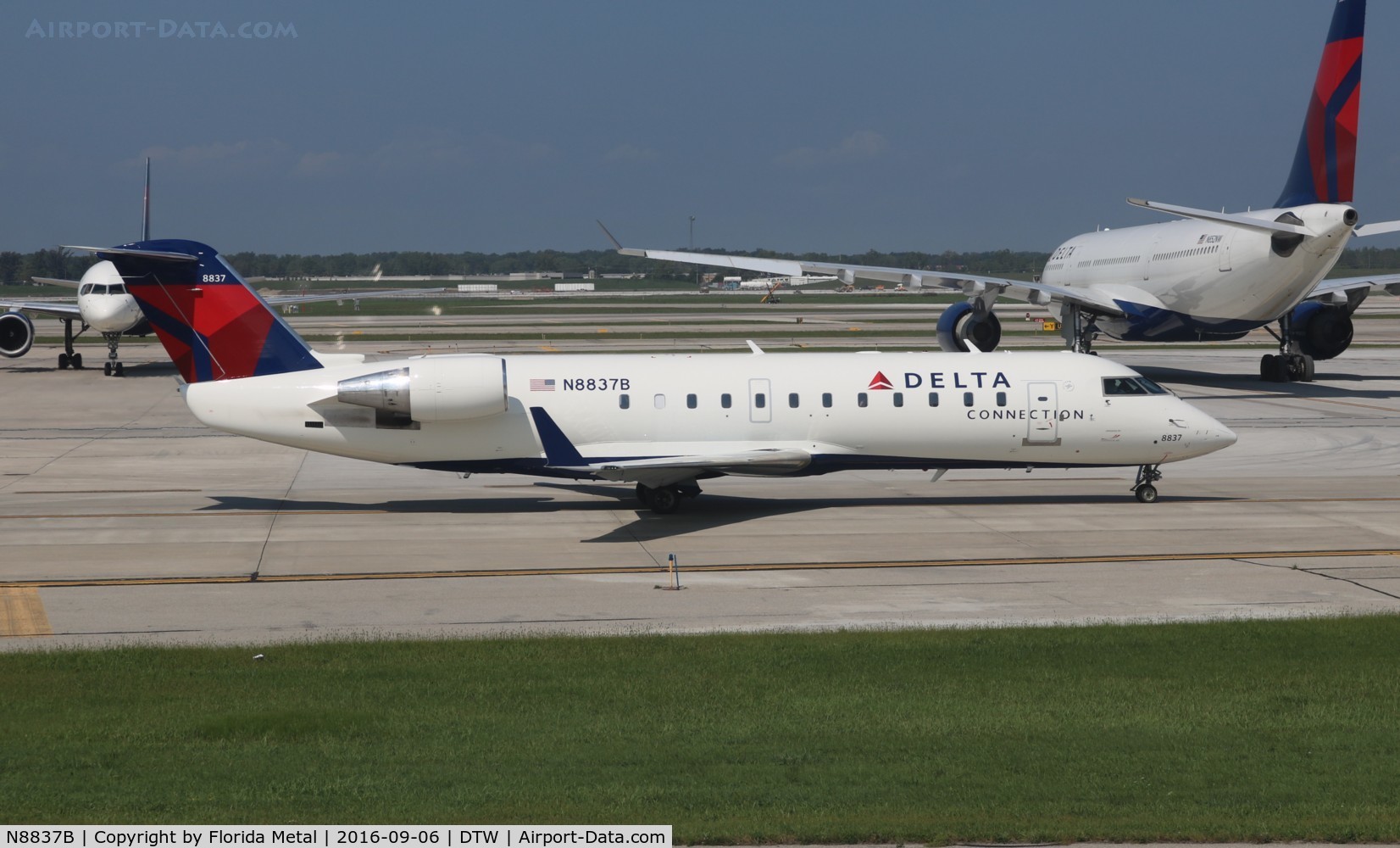 N8837B, 2003 Bombardier CRJ-200 (CL-600-2B19) C/N 7837, Delta Connection