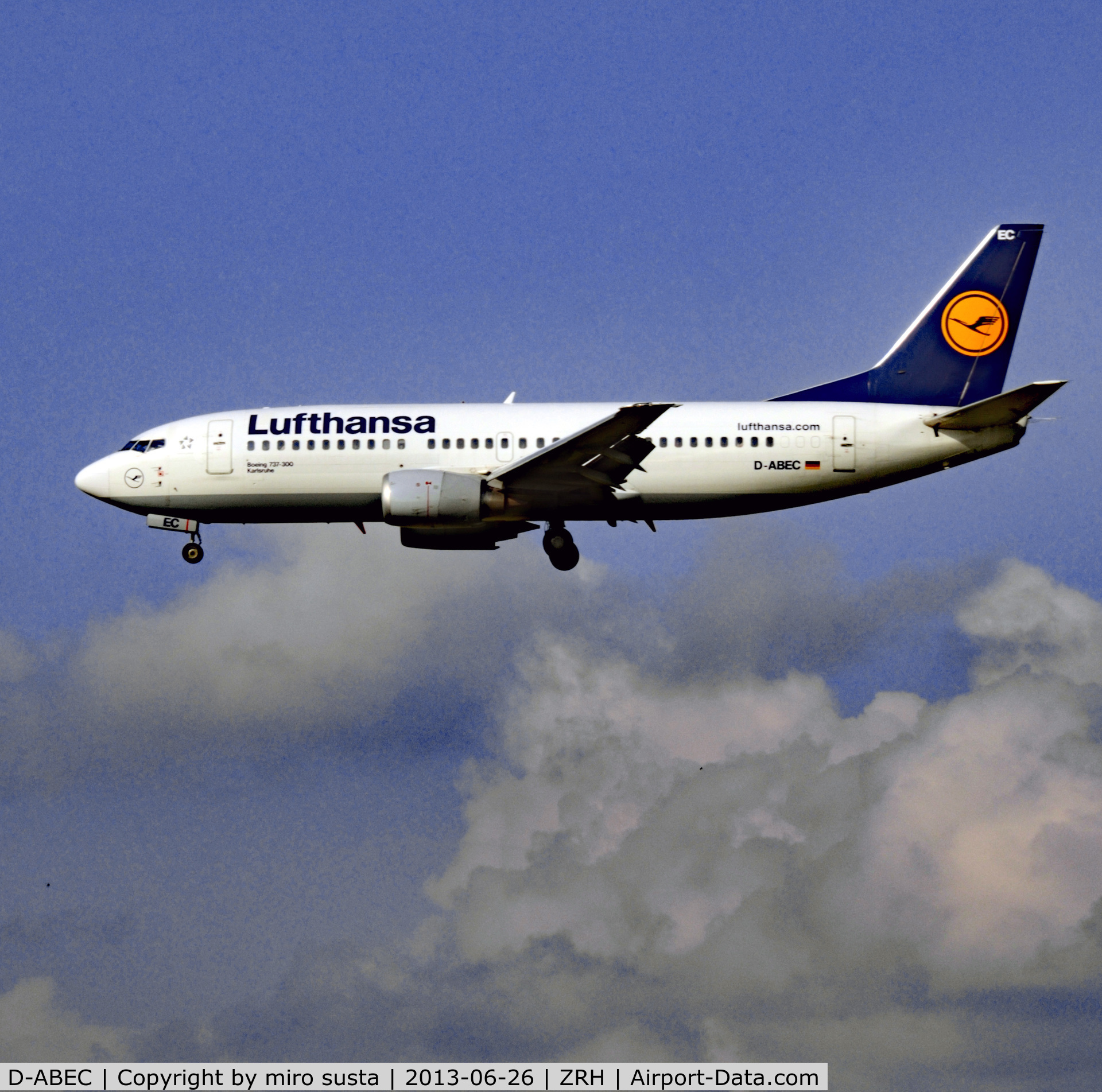 D-ABEC, 1991 Boeing 737-330 C/N 25149, Lufthansa Airlines Boeing 737-330 landing at Zurich-Kloten International Airport