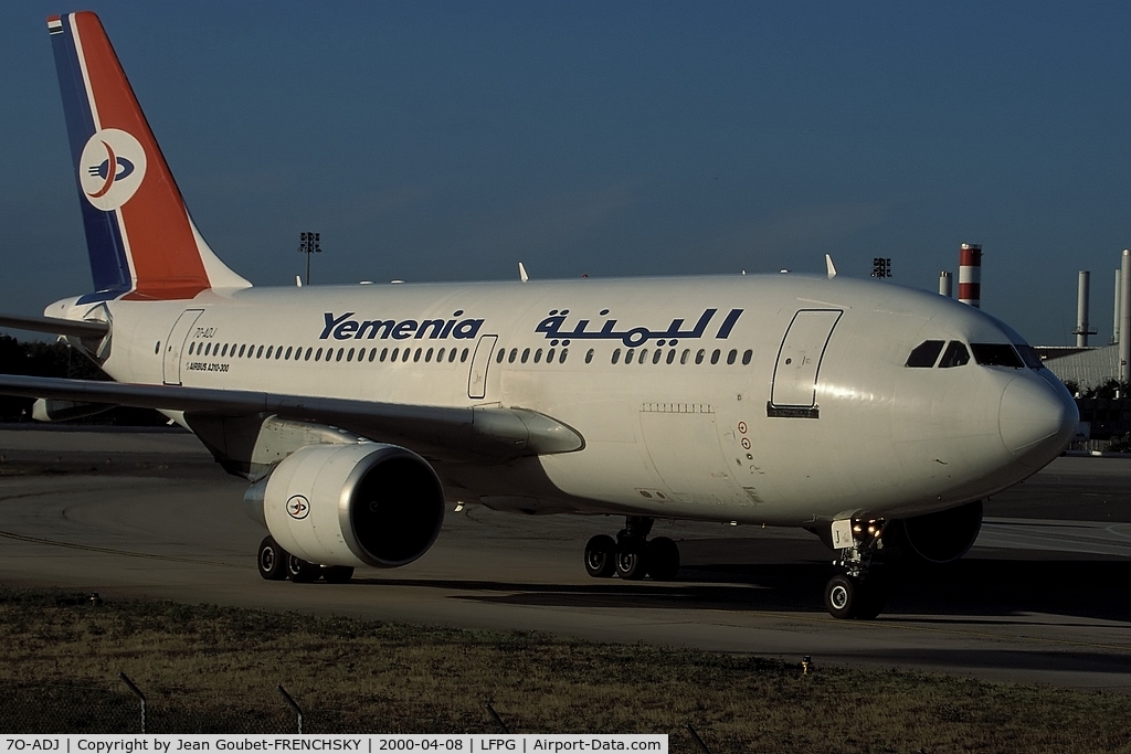 7O-ADJ, 1990 Airbus A310-324 C/N 535, Yemenia - Yemen Airways at CDG T1 (Crashed 30. Jun 2009 Moroni - Prince Said Ibrahim International (HAH / FMCH) into the sea whilst on approach 142(143)