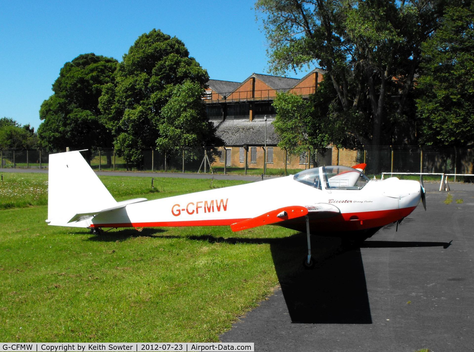 G-CFMW, 1985 Scheibe SF-25C Falke C/N 44378, Resident Glider