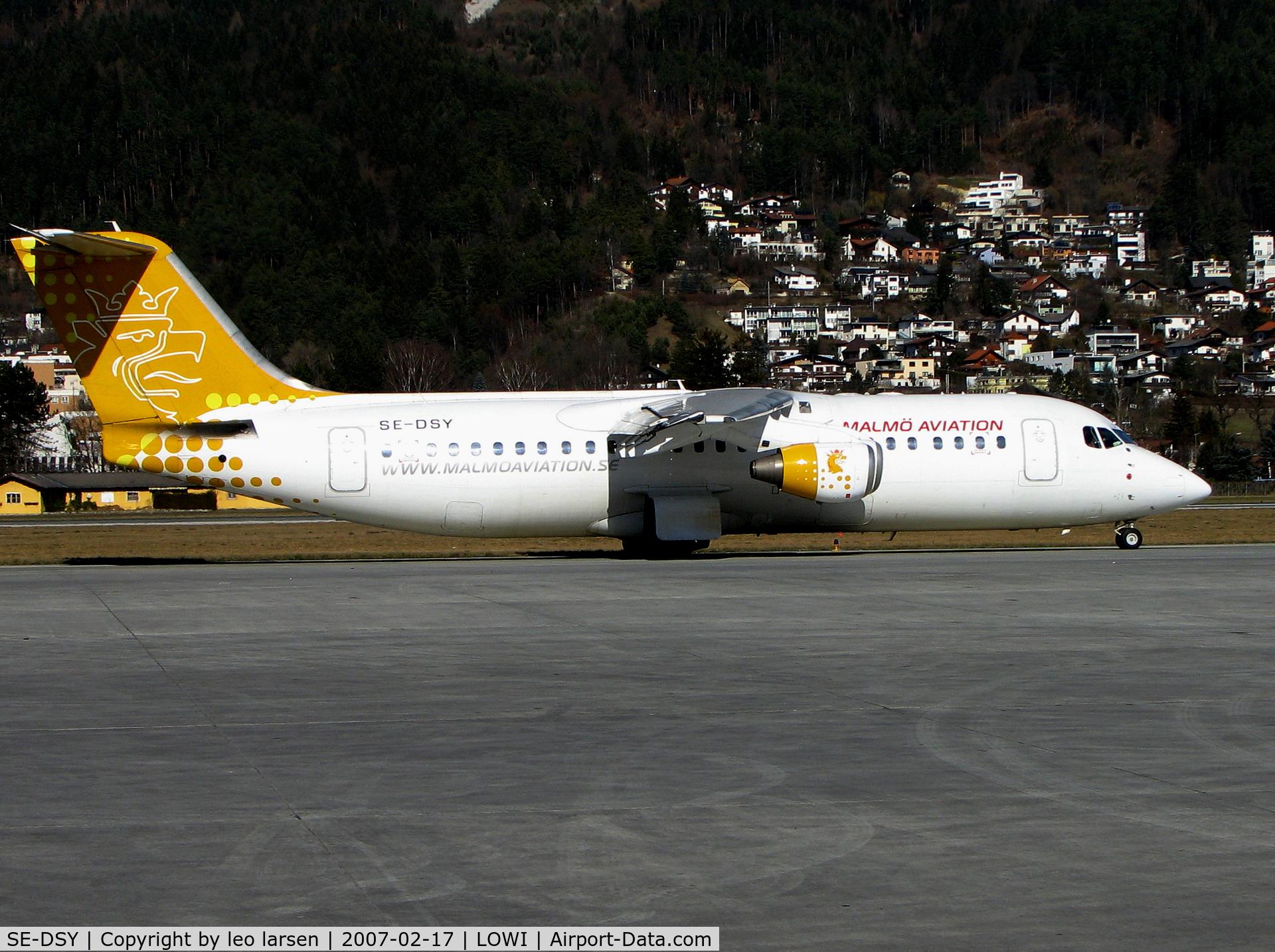 SE-DSY, 1995 British Aerospace Avro 146-RJ100 C/N E3263, INNSBRUCK  17.2.07