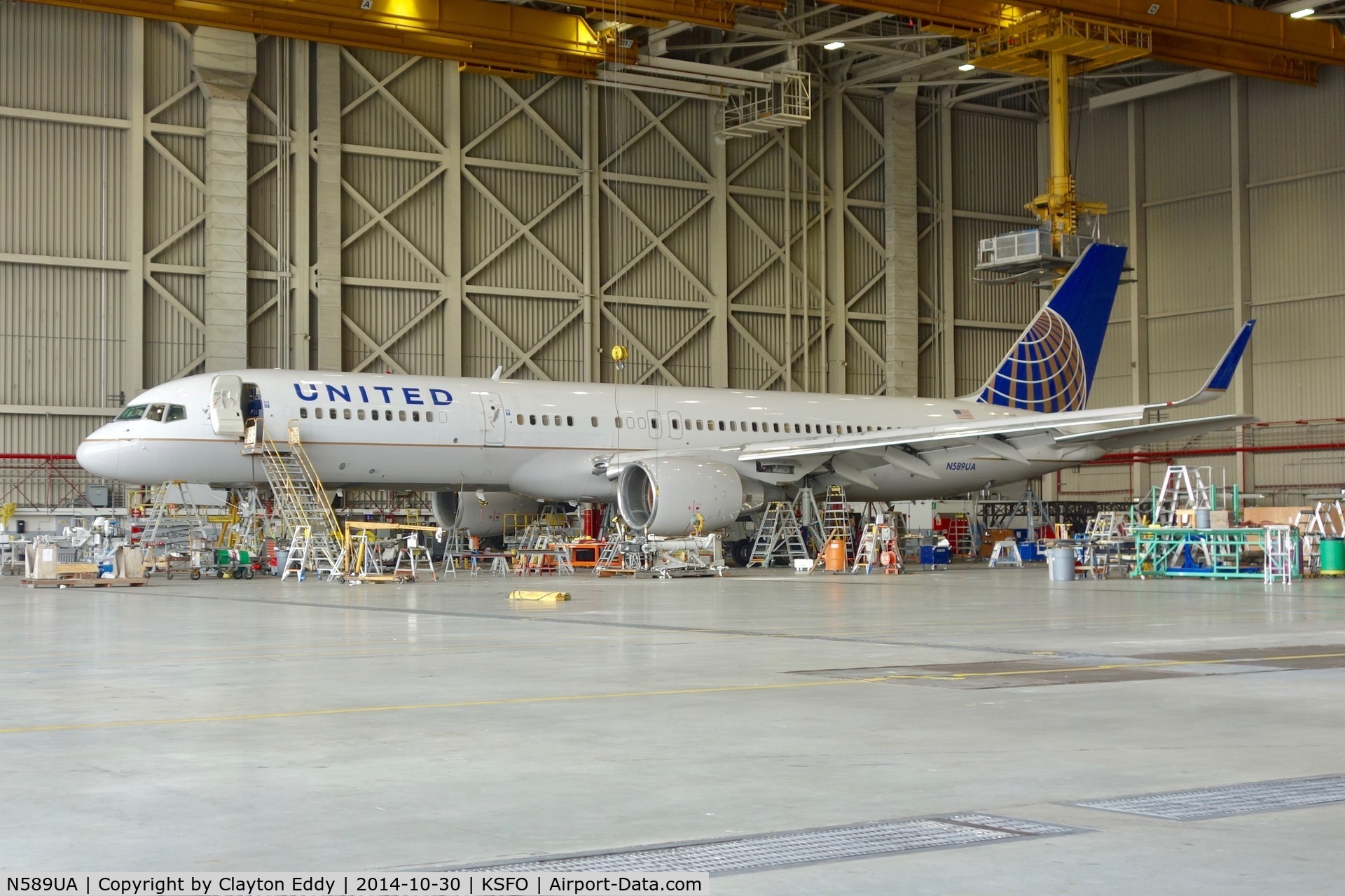 N589UA, 1997 Boeing 757-222 C/N 28707, SFO 2014