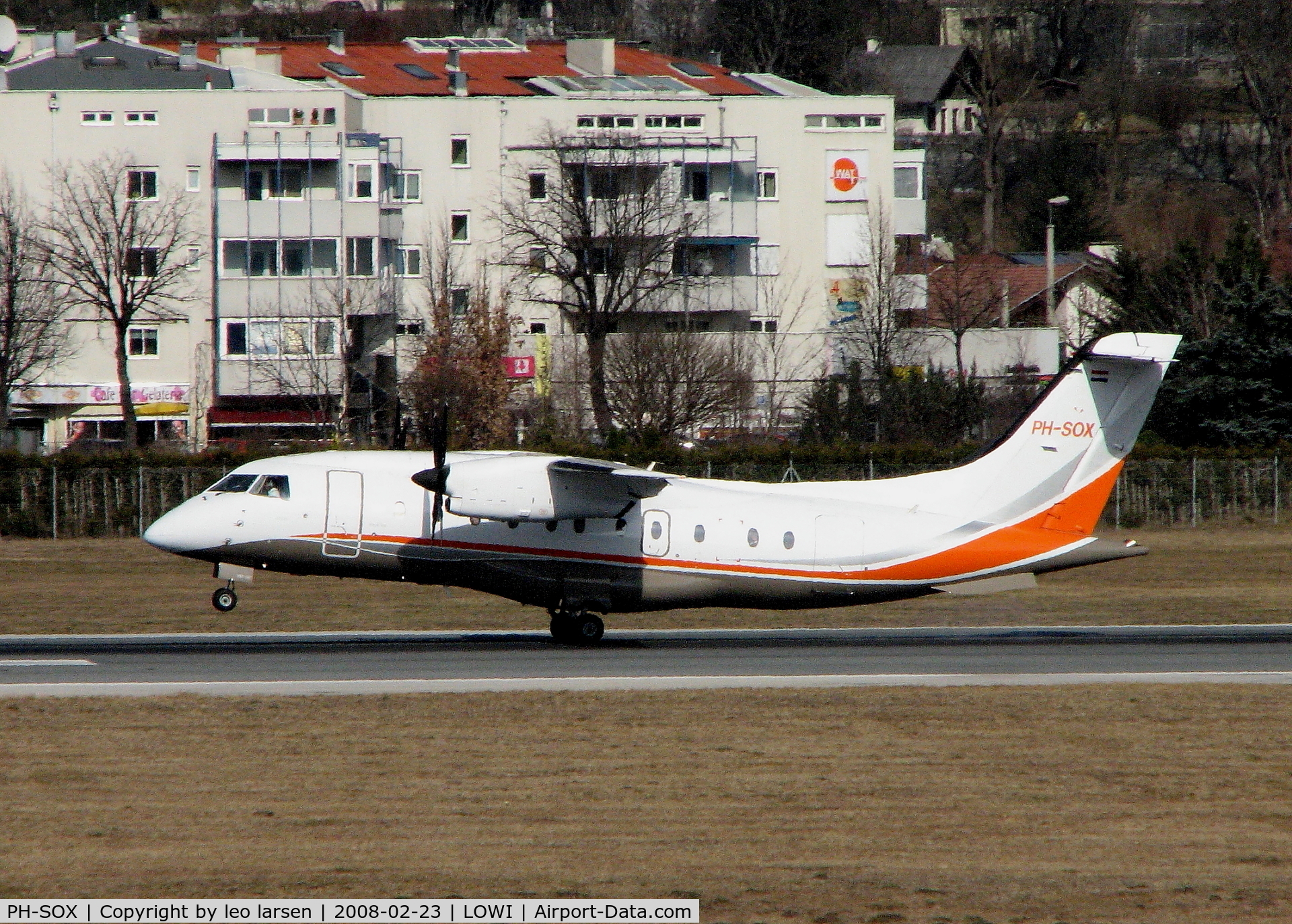 PH-SOX, 1995 Dornier 328-100 C/N 3060, Innsbruck 23.2.2008