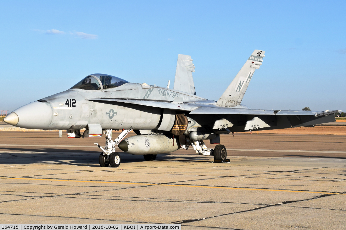 164715, McDonnell Douglas F/A-18C Hornet C/N 1160/C318, VMFA-323 “Death Rattlers”, 3rd MAW, MAG-11, MCAS Miramar, CA.