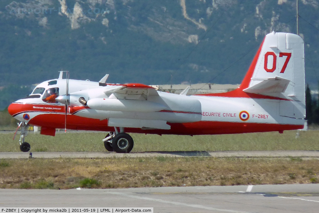F-ZBEY, Grumman TS-2A/Conair Turbo Firecat C/N 400, Taxiing