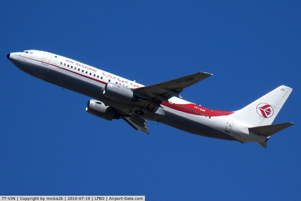 7T-VJN, 2001 Boeing 737-8D6 C/N 30206, Take off