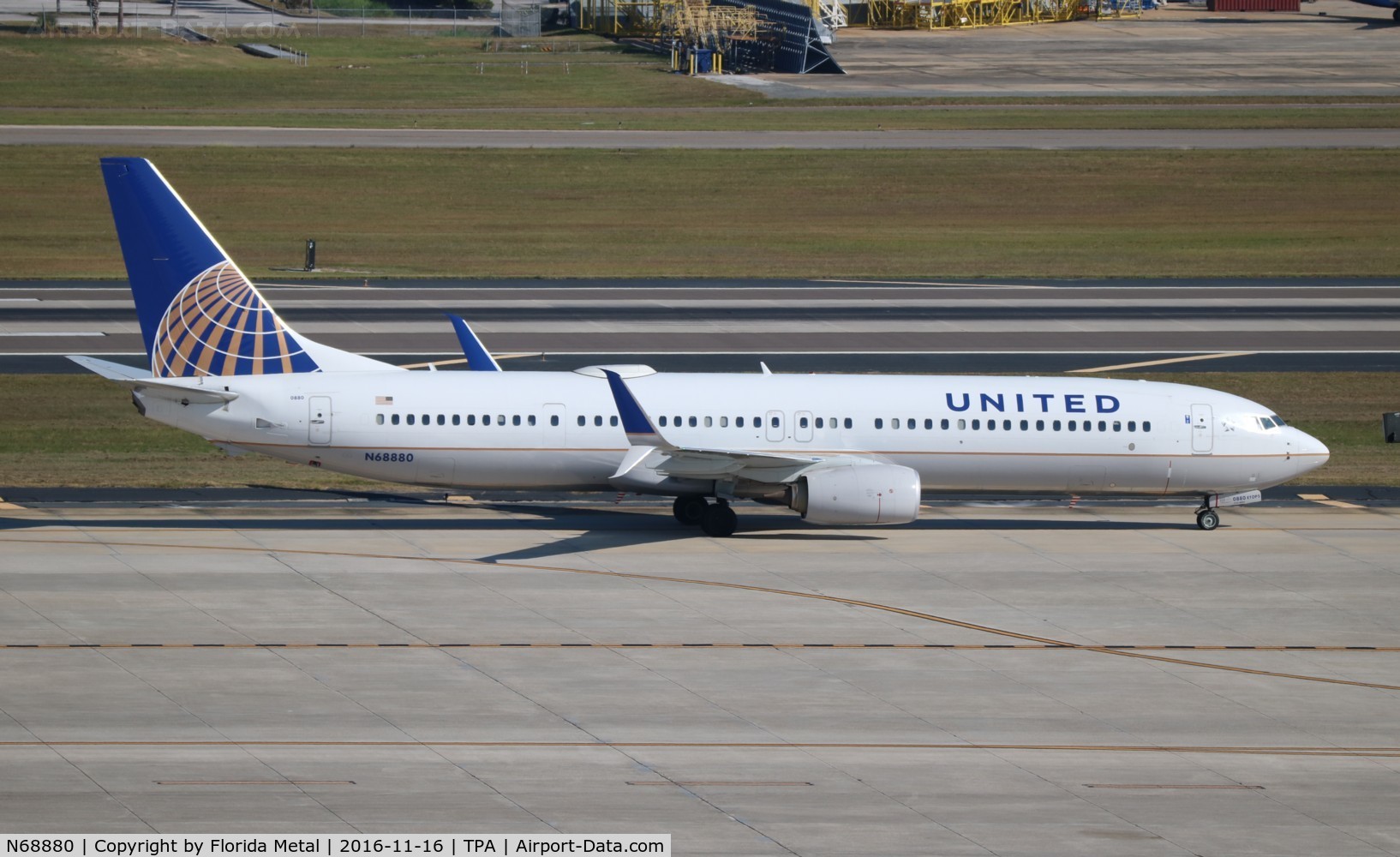 N68880, 2015 Boeing 737-924/ER C/N 42199, United