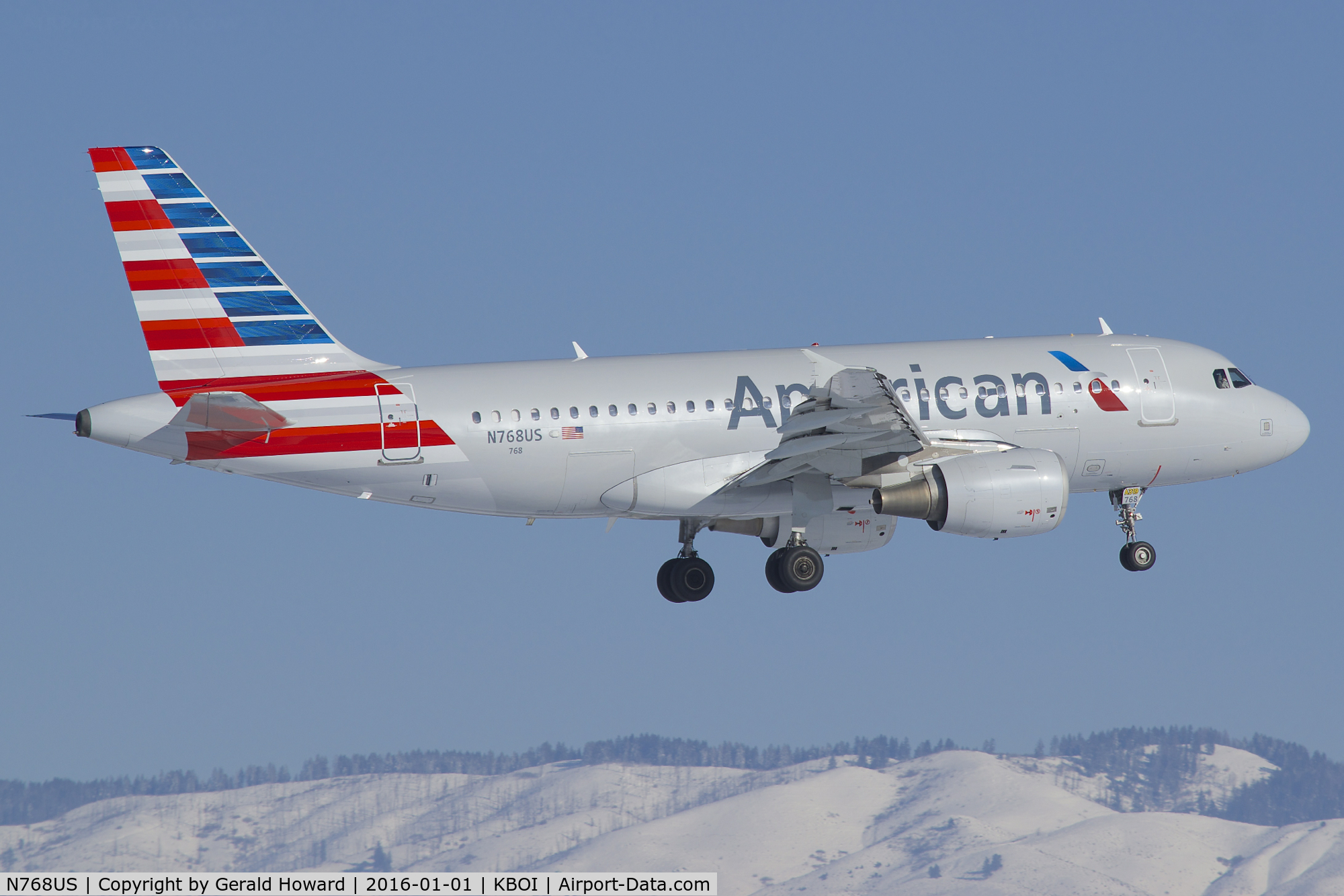 N768US, 2000 Airbus A319-112 C/N 1389, Landing RWY 10L.