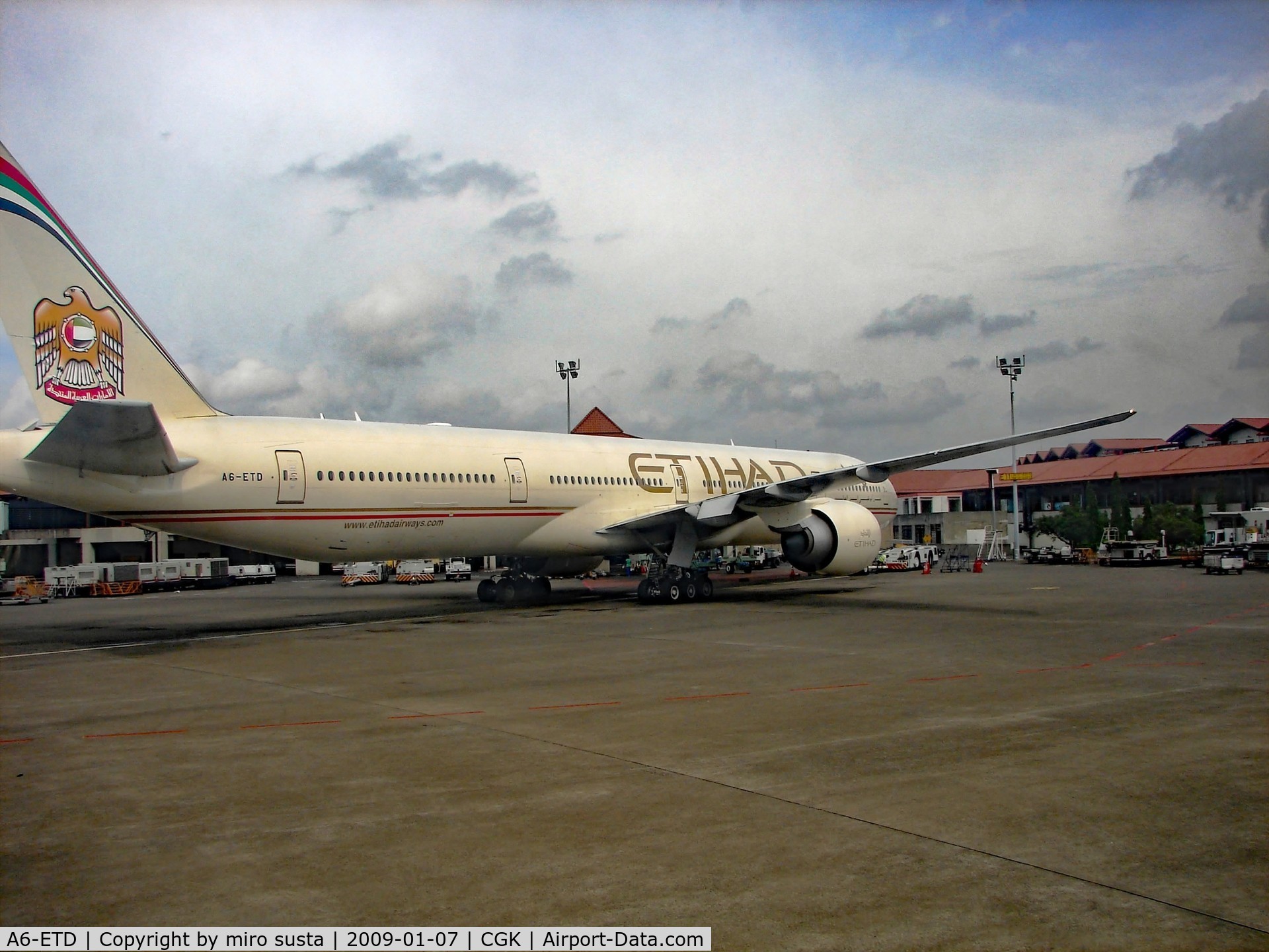 A6-ETD, 2006 Boeing 777-3FX/ER C/N 34600, Ethiad Airways Boeing 777-3FX(ER), Jakarta Airport