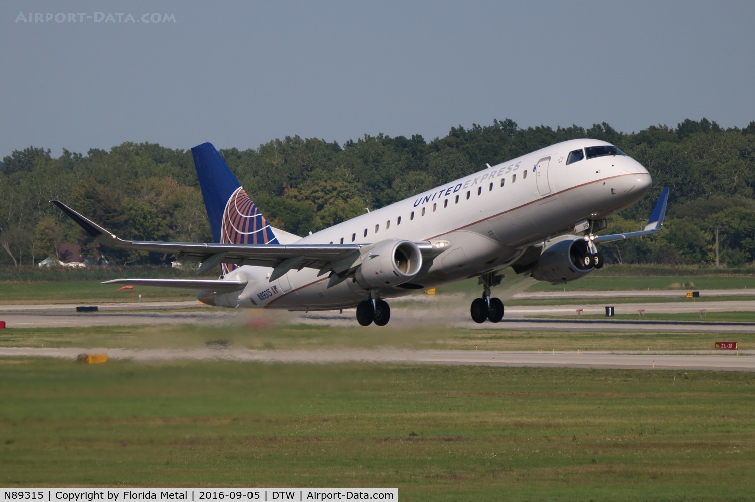 N89315, 2014 Embraer 175LR (ERJ-170-200LR) C/N 17000437, United Express