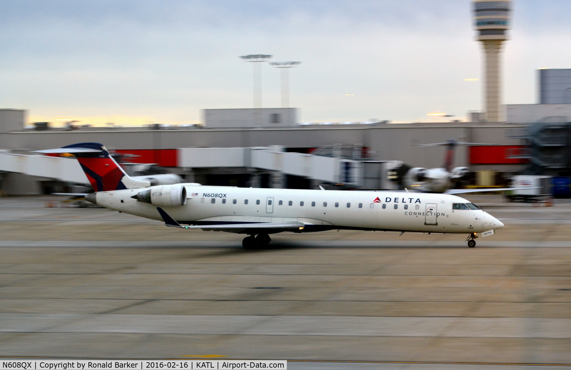N608QX, 2001 Bombardier CRJ-701 (CL-600-2C10) Regional Jet C/N 10026, Taxi Atlanta