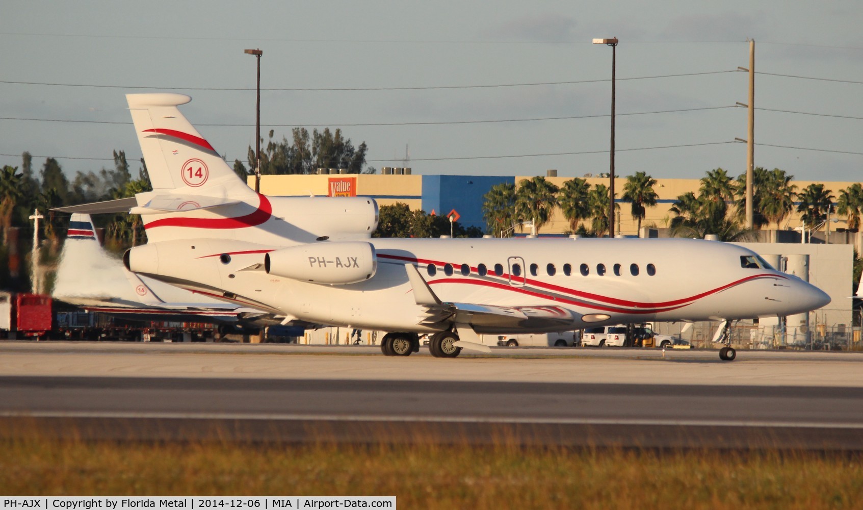 PH-AJX, 2009 Dassault Falcon 7X C/N 102, Falcon 7X