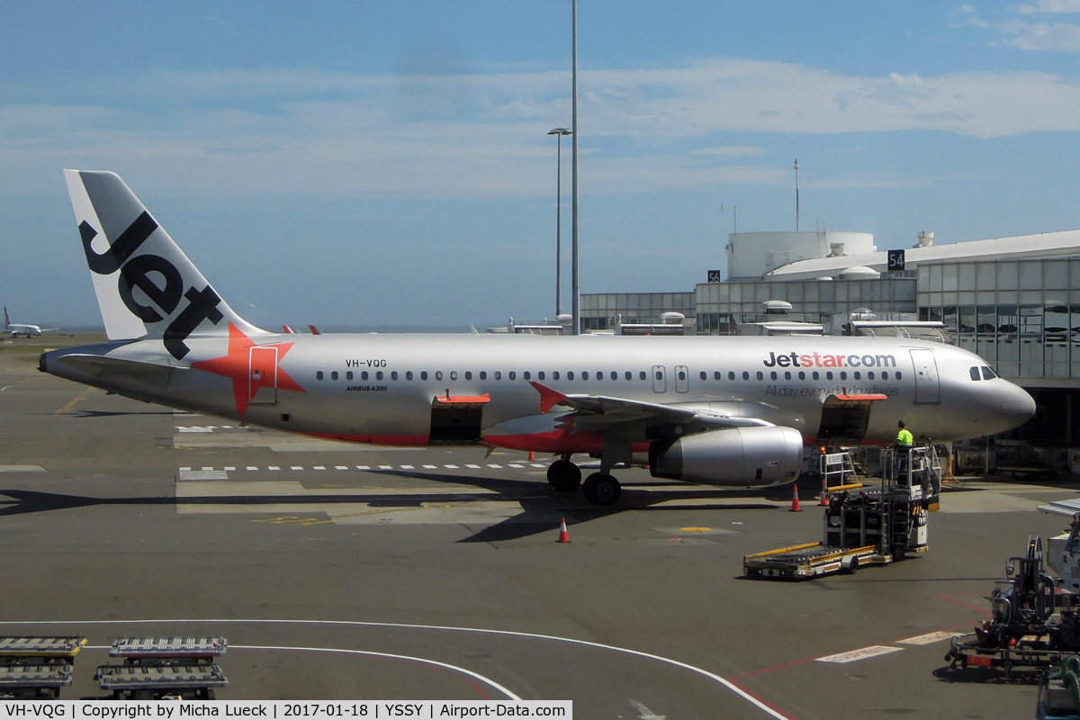 VH-VQG, 2006 Airbus A320-232 C/N 2787, At Mascot